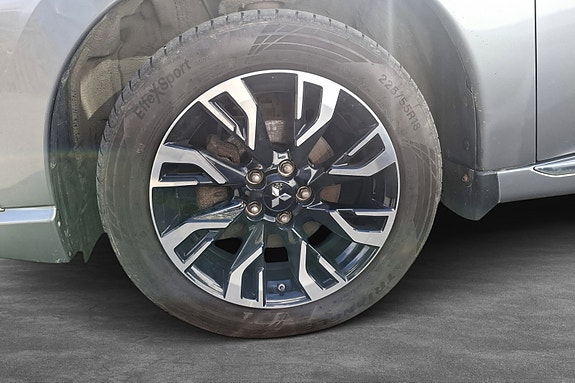 Mitsubishi Outlander 10 of 30