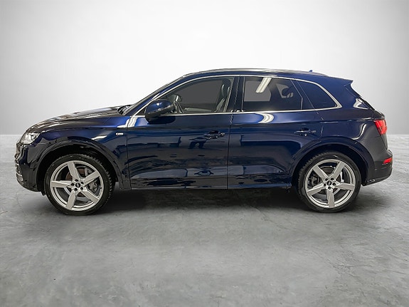 Audi Q5 2 of 27