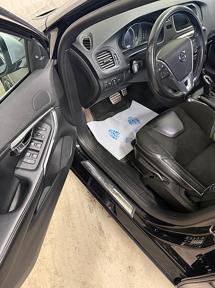 Volvo V40 20 of 23