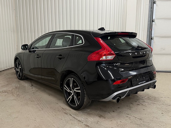 Volvo V40 6 of 23