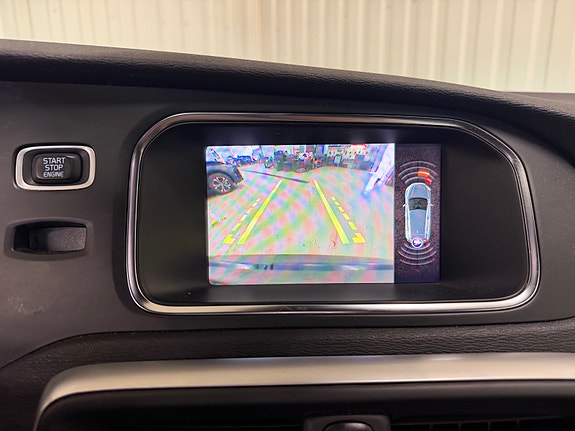 Volvo V40 8 of 23