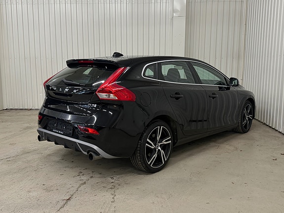 Volvo V40 4 of 23