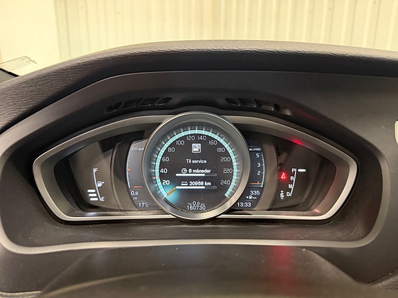 Volvo V40 16 of 23
