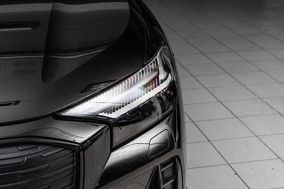Audi Q4 e-tron 4 of 29