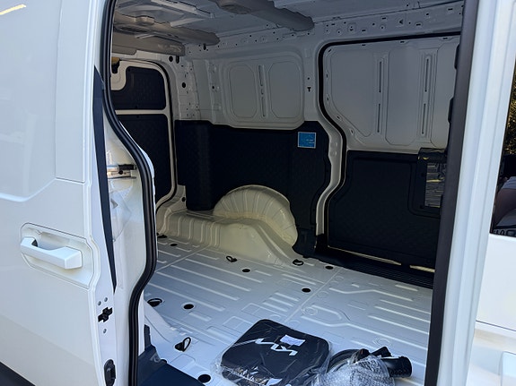 Kia PV5 11 of 19