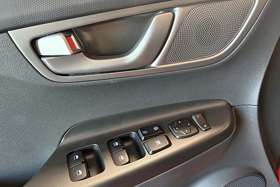 Hyundai Kona 27 of 30