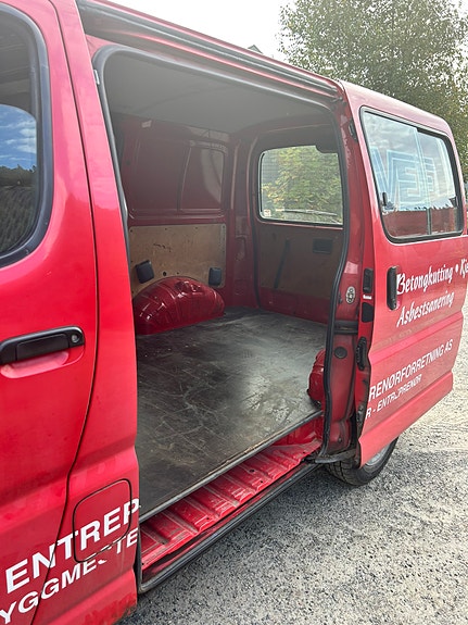 Toyota HiAce 5 of 9