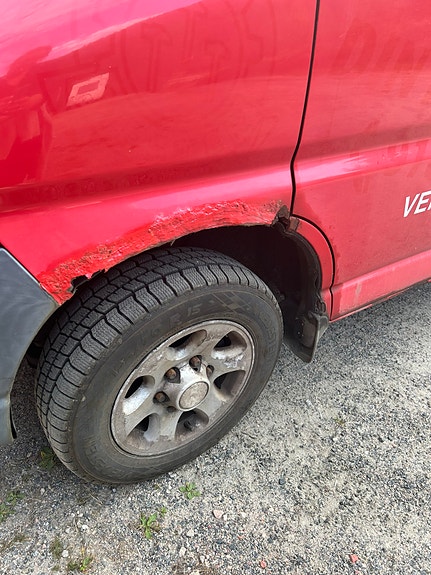 Toyota HiAce 4 of 9