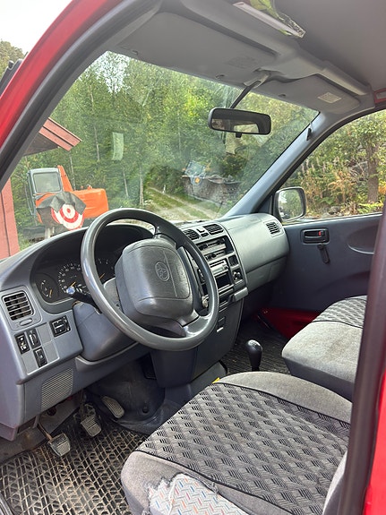 Toyota HiAce 7 of 9