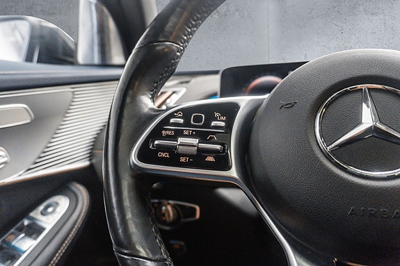 Mercedes-Benz EQC400 26 of 30