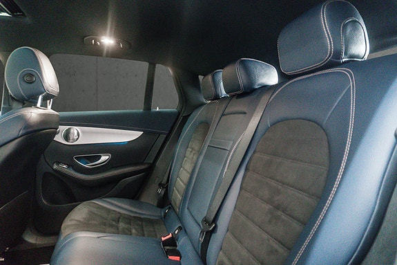 Mercedes-Benz EQC400 19 of 30