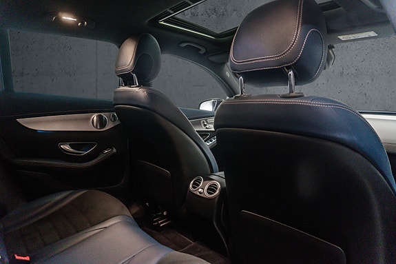 Mercedes-Benz EQC400 22 of 30