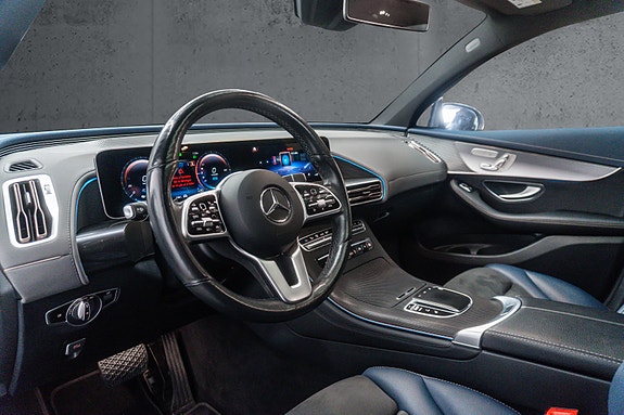 Mercedes-Benz EQC400 13 of 30