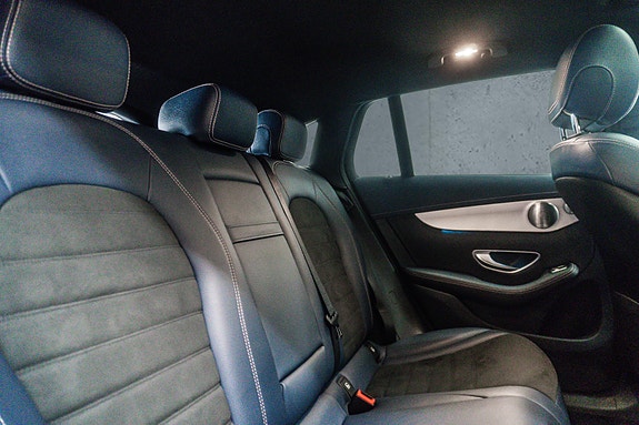 Mercedes-Benz EQC400 21 of 30