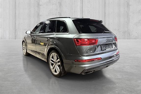 Audi Q7 6 of 30
