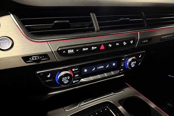 Audi Q7 30 of 30