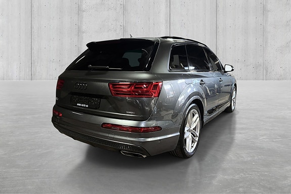 Audi Q7 4 of 30