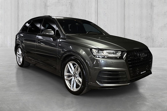 Audi Q7 2 of 30