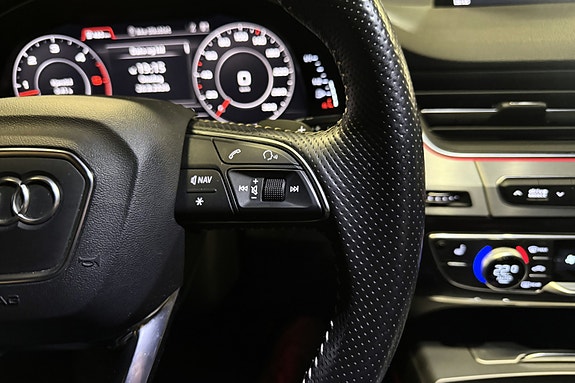 Audi Q7 17 of 30