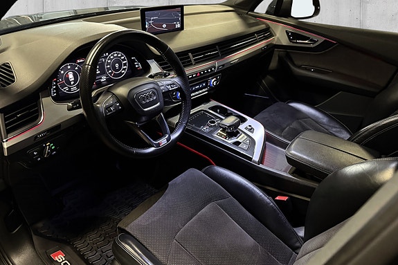 Audi Q7 9 of 30