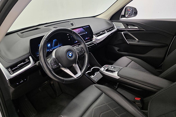 BMW iX1 16 of 30