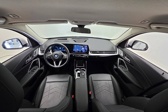 BMW iX1 20 of 30