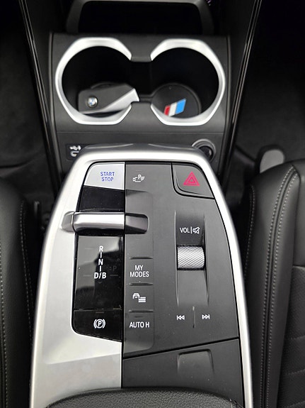 BMW iX1 27 of 30