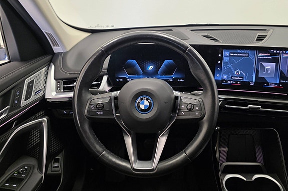 BMW iX1 23 of 30