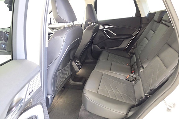 BMW iX1 19 of 30