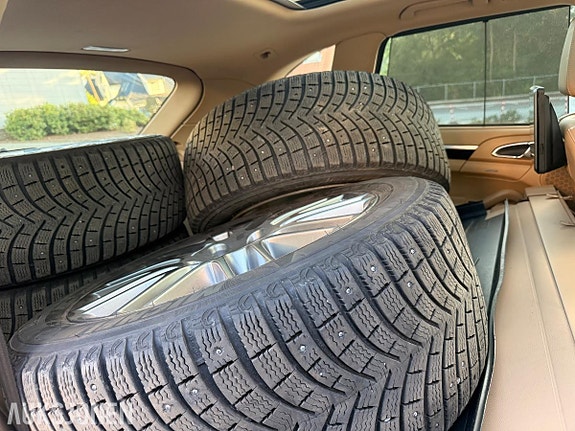 Porsche Cayenne 17 of 20