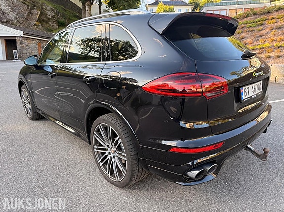 Porsche Cayenne 7 of 20