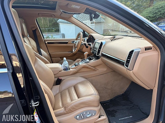Porsche Cayenne 12 of 20