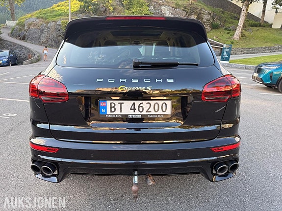 Porsche Cayenne 6 of 20