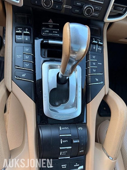 Porsche Cayenne 11 of 20