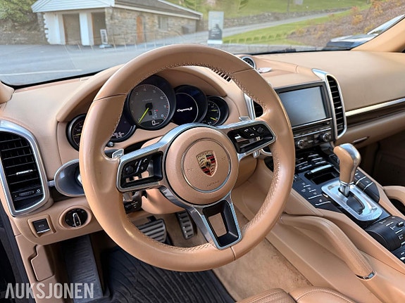 Porsche Cayenne 10 of 20