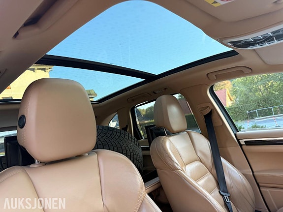 Porsche Cayenne 13 of 20