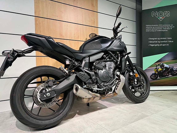 Yamaha MT-07 4 of 10