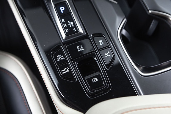 Lexus NX450h 26 of 30