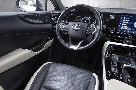 Lexus NX450h 10 of 30