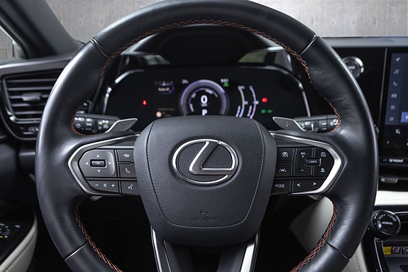 Lexus NX450h 11 of 30
