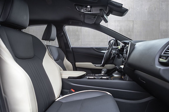 Lexus NX450h 23 of 30