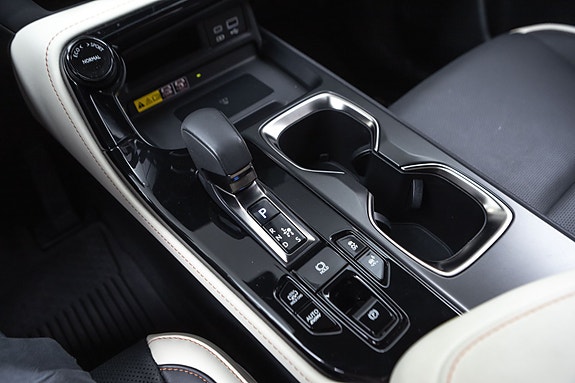 Lexus NX450h 24 of 30