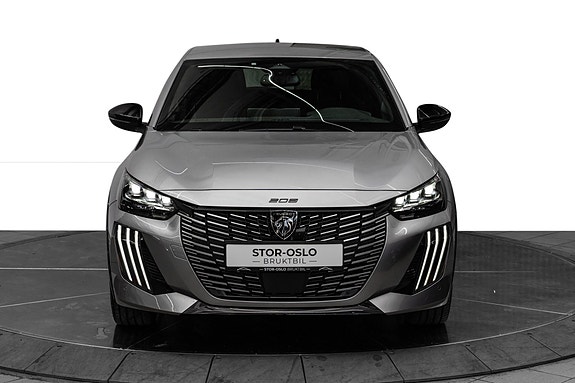 Peugeot e-208 3 of 24