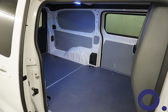 Peugeot e-Expert 22 of 25