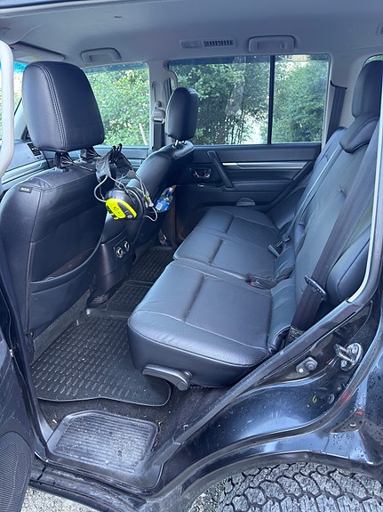 Mitsubishi Pajero 26 of 30