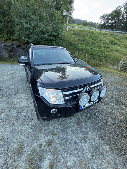 Mitsubishi Pajero 11 of 30