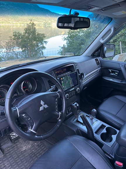 Mitsubishi Pajero 16 of 30
