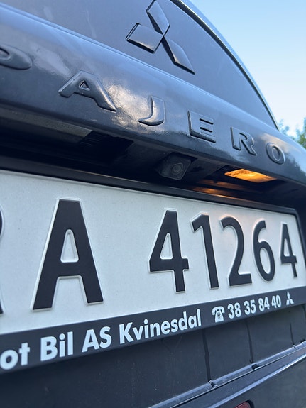 Mitsubishi Pajero 12 of 30