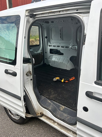 Ford Transit Connect 4 of 5