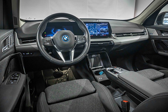 BMW iX1 23 of 30